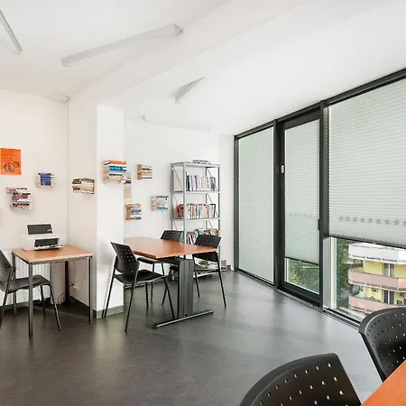 Student House Botic Хостел